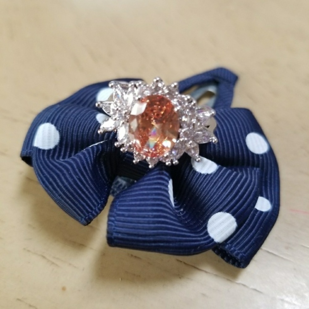 18k Swarovski Elements oval flower ring Size 8